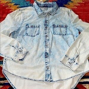 Guess Chambray Button Down Thin Denim Jean Acid Wash Shirt